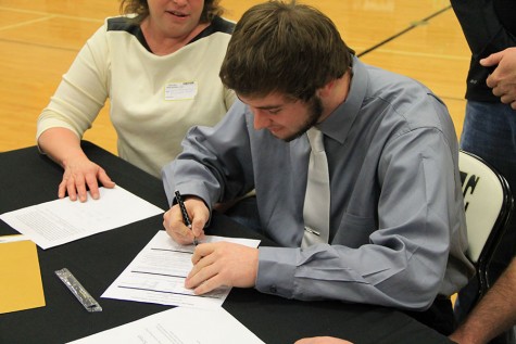 Tyler Hobbs signed to play baseball with Mineral Area Community College. During High School, he played center field.