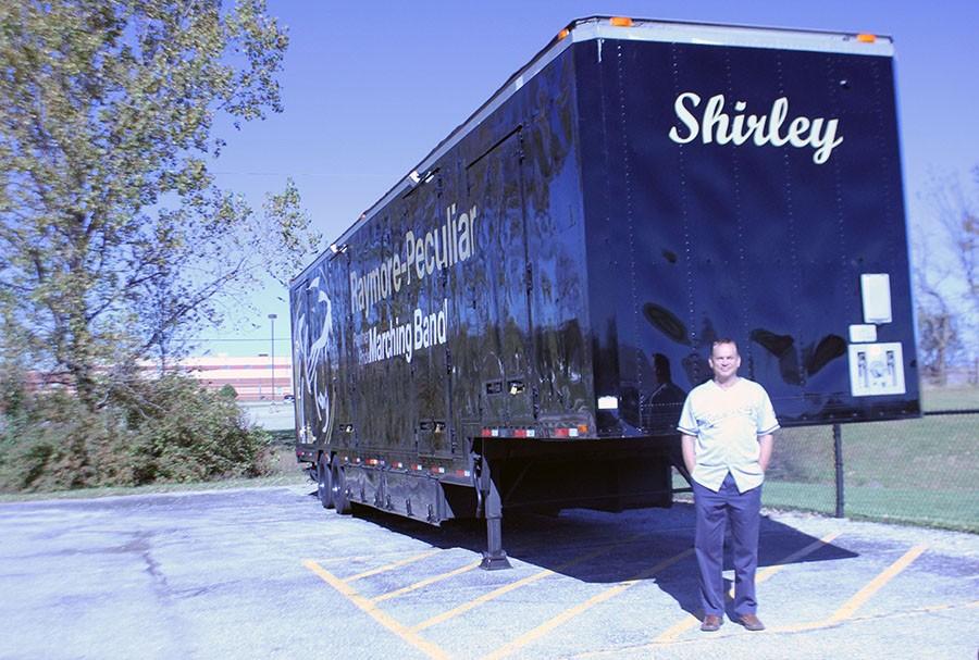 Sunny day for renewed Band Trailer and John Wilson, Director of the School Band. The trailer 
was renamed after John’s mother Shirley.