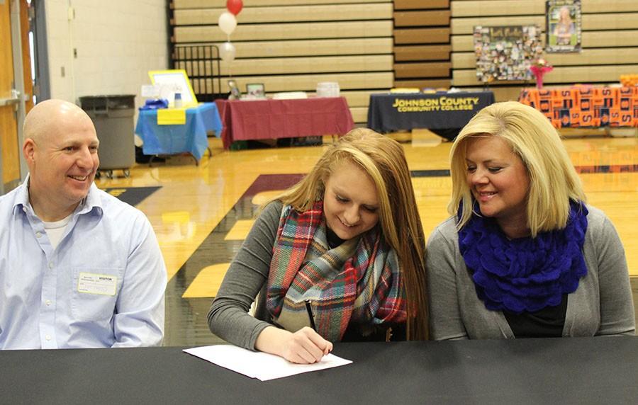 Emily Thuss signs to continue playing soccer at the University of Nebraska-Kearney 